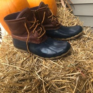 Sperry duck boots size 8